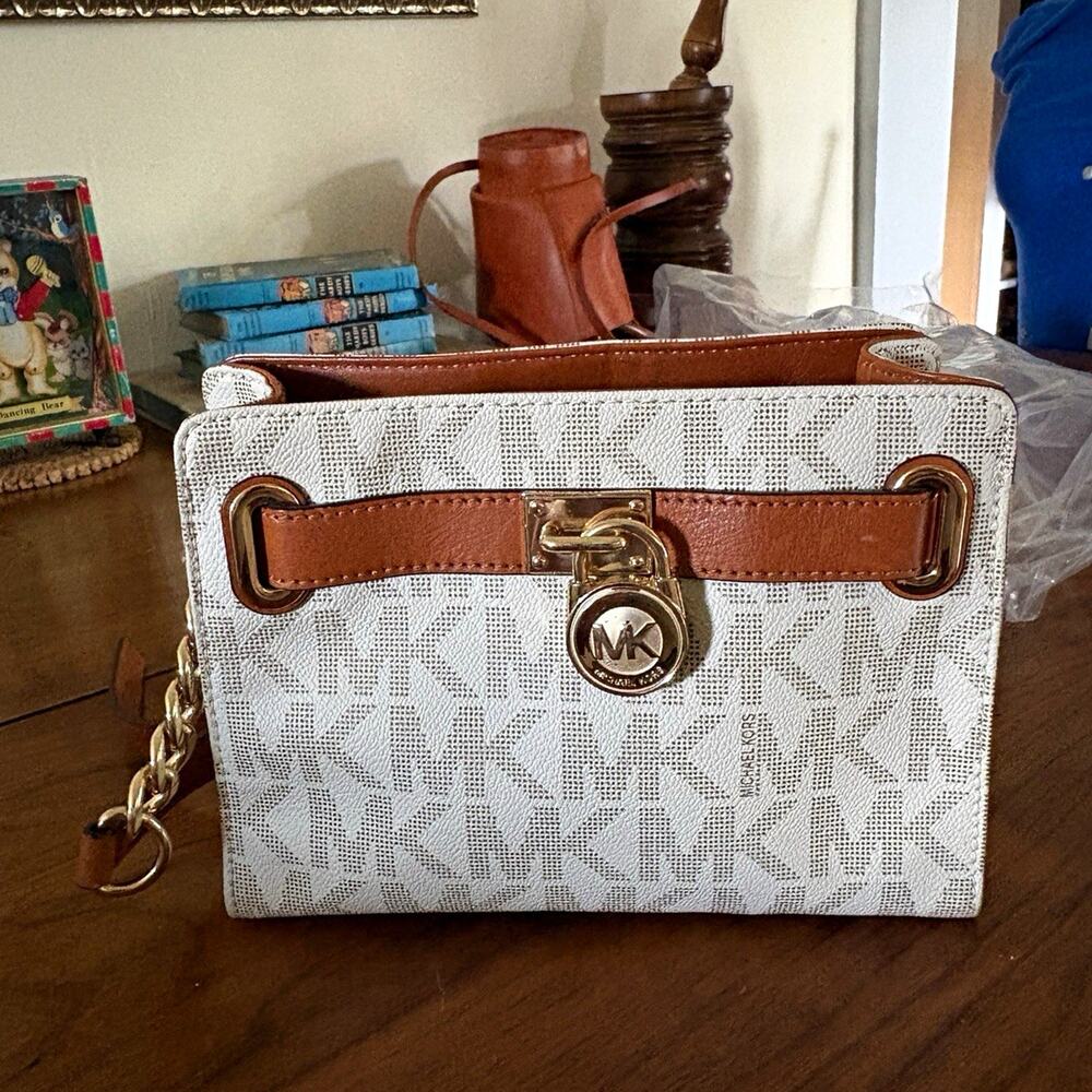 Michael Kors Hamilton Crossbody Bag Vanilla Acorn MK Signature Lock Messenger